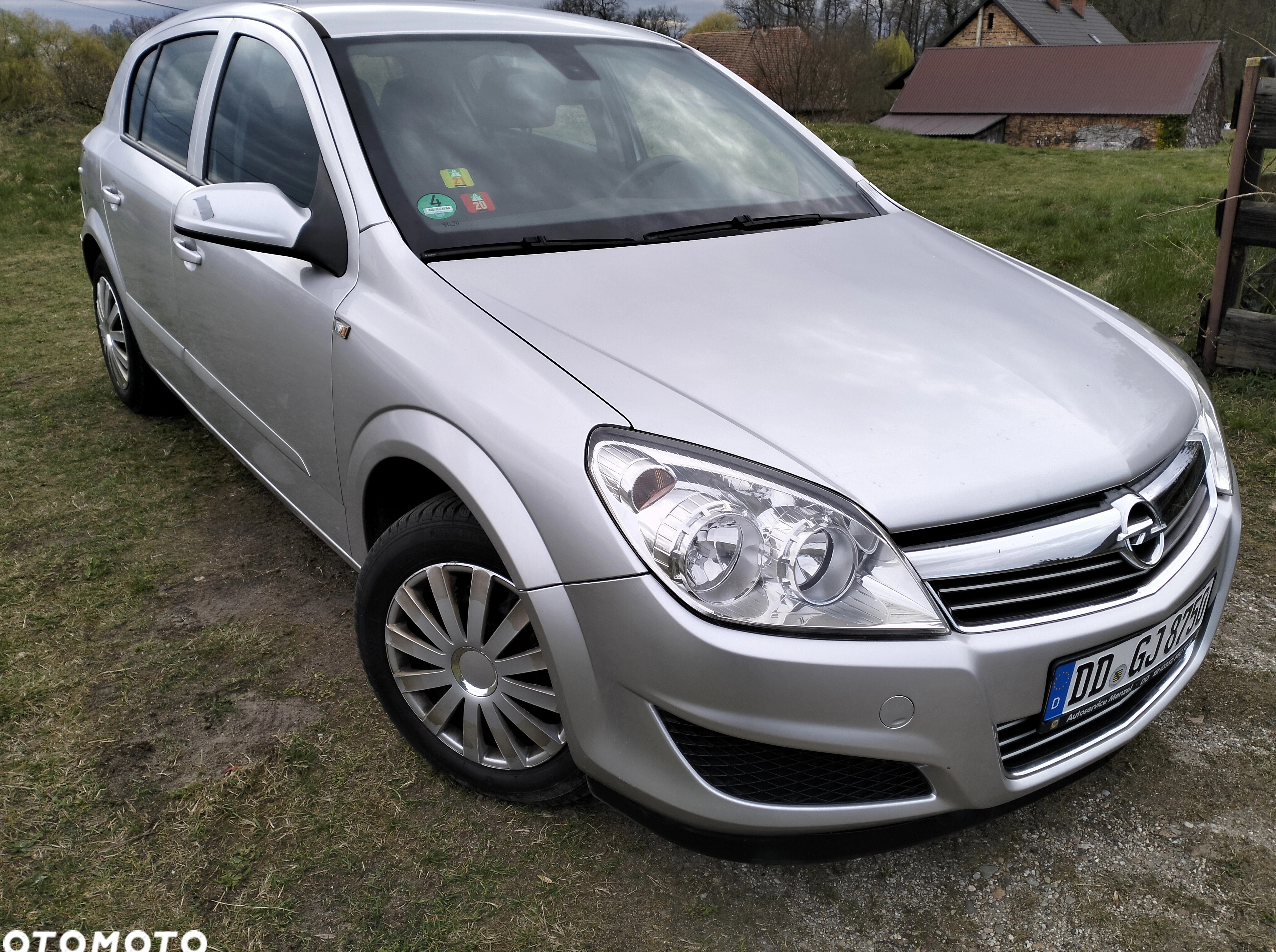 Opel Astra cena 8999 przebieg: 203100, rok produkcji 2008 z Chojnów małe 742